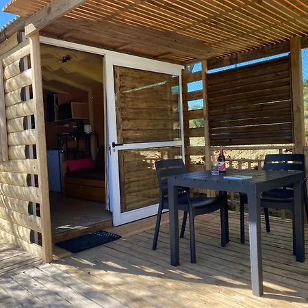Kamp alanı La Roulotte Castelnau-de-Guers